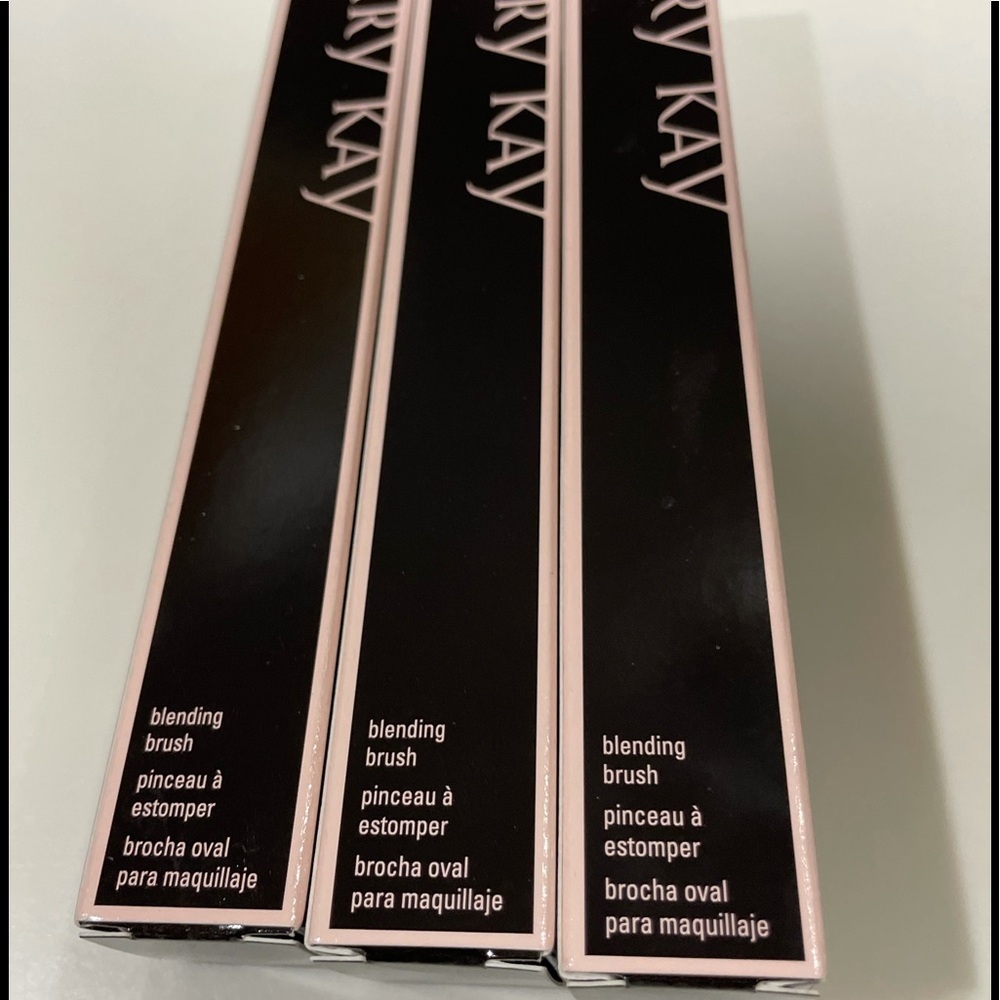 Mary Kay Foundation Blending brush